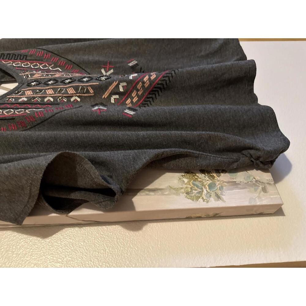 Maurices Women's Embroidered Dark Gray Blouse, Size 0X - Picture 4 of 6